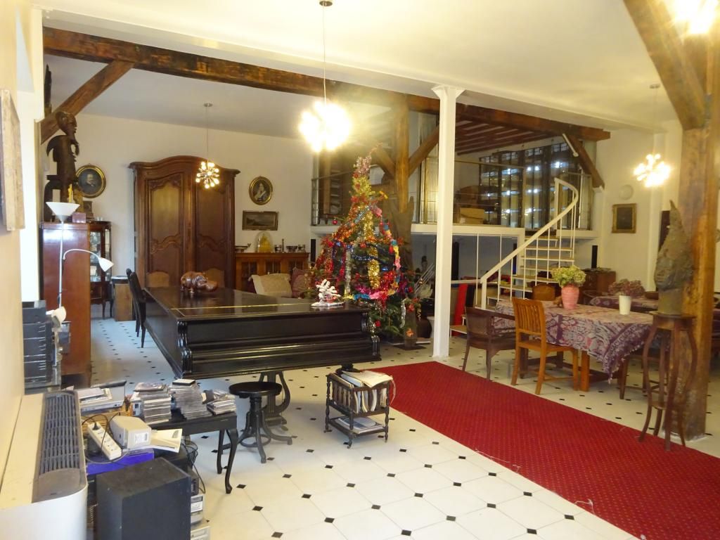 AUBERVILLIERS Maison de maître Aubervilliers 10 pièce(s) 425 m2 4