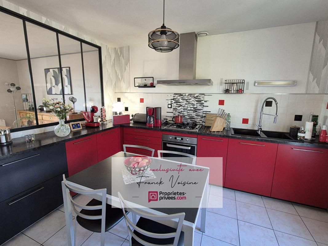 SAINT-MICHEL-MONT-MERCURE A VENDRE en EXCLUSIVITE à Sèvremont -Saint Michel Mont Mercure - Maison de 86 m2 env avec 3 chambres sur une parcelle de 2252 m2 env 2