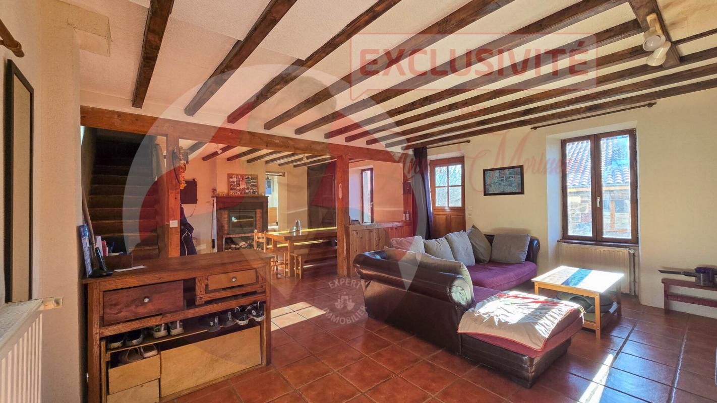 SAINT-JEAN-EN-VAL CORPS DE FERME 156 m² AVEC DÉPENDANCES ET GRAND JARDIN 2