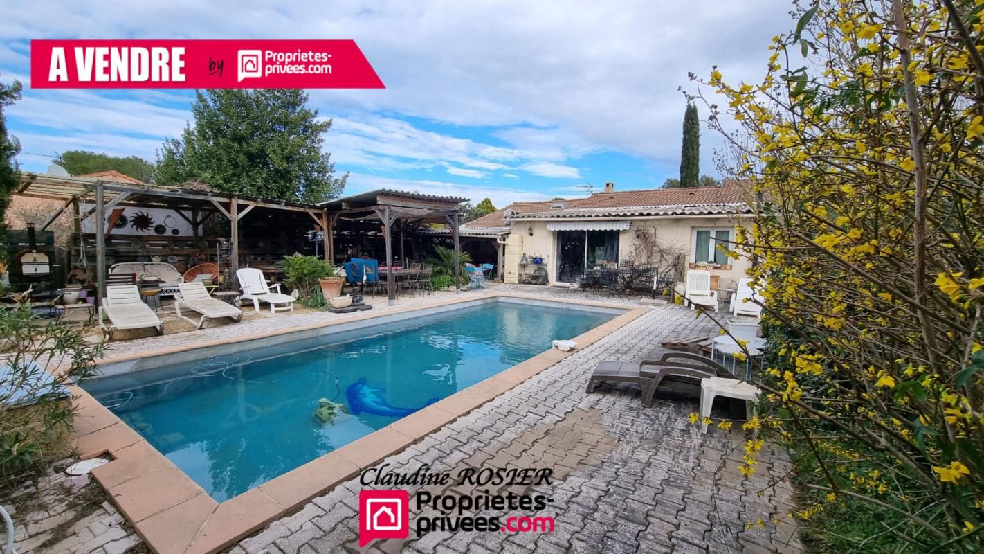 Villa plain-pied Rocbaron 7 pièce(s) 175 m2  piscine + studio