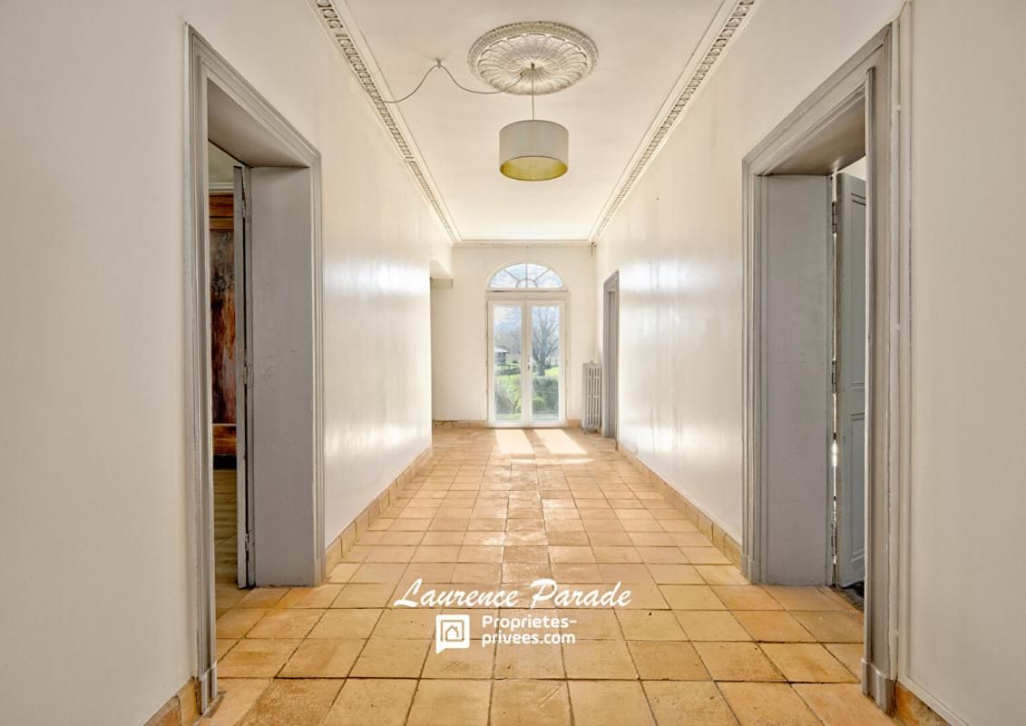 SAINT-MARTIAL-D'ARTENSET Maison 347m² porche annexes puits parc ruisseau 3