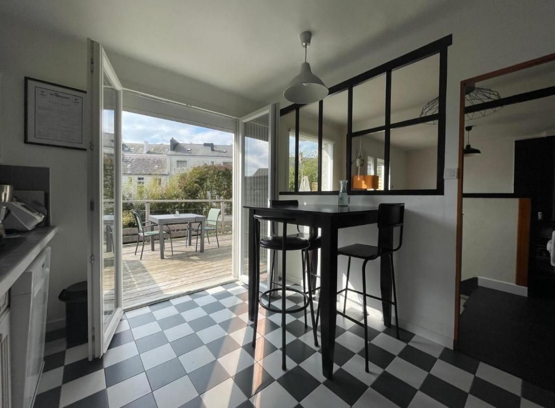 Maison 3 Chambres avec garage, terrasse suspendue et jardin au Sud
