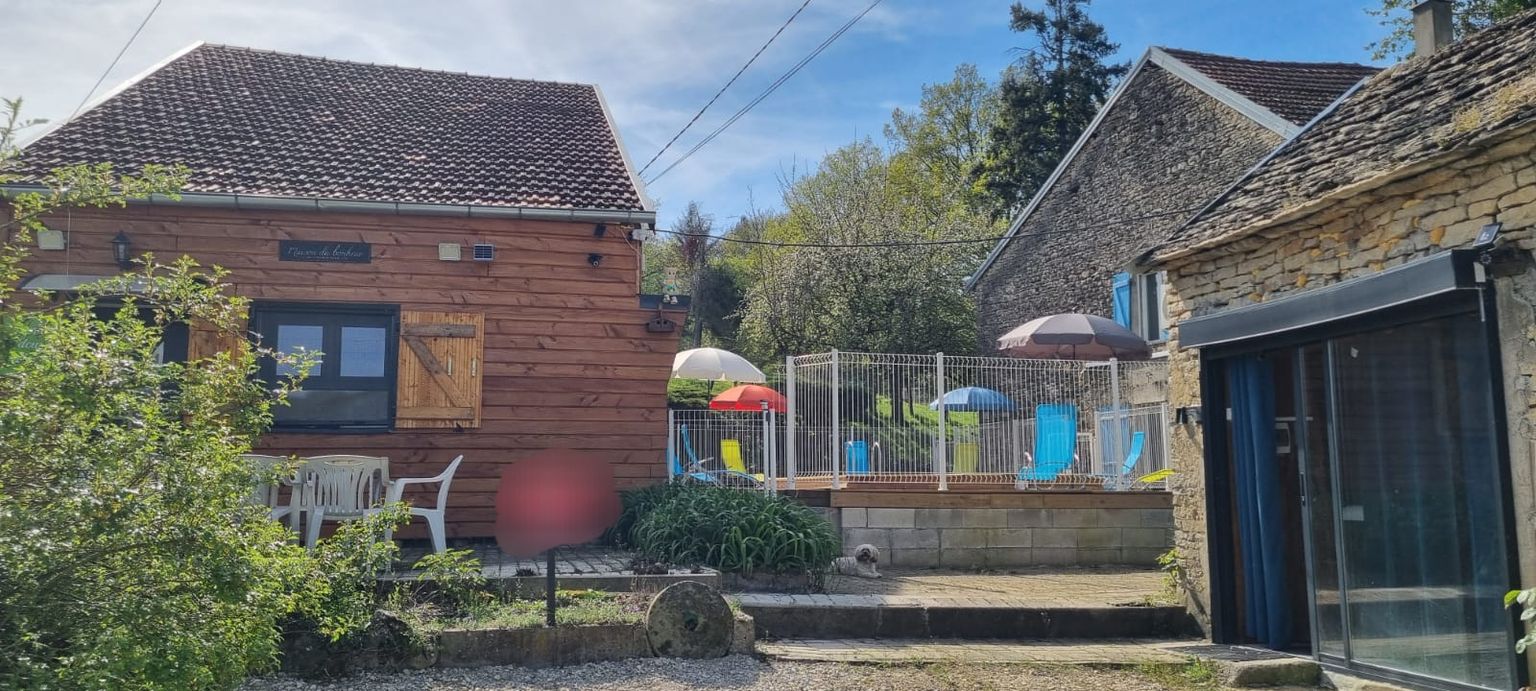 COLOMBIER A colombier (70000) Ensemble immobilier de 2 maisons sur 33 ares de terrain à 269000 euros 4