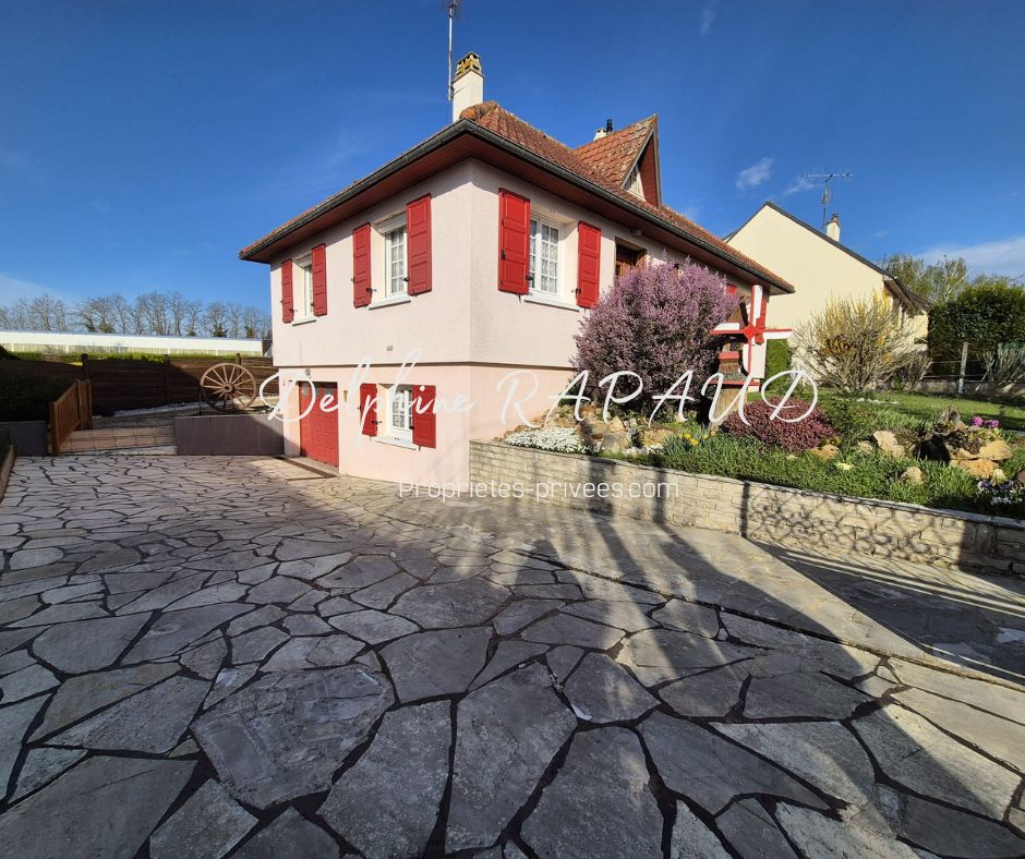 NOGENT-LE-ROTROU Maison familiale Nogent Le Rotrou 4 pièce(s) 94 m2-quartier résidentiel recherché 4