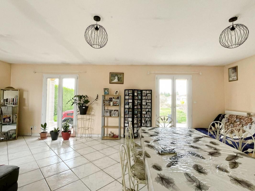 SAINTE-AGATHE-LA-BOUTERESSE Maison Sainte Agathe La Bouteresse 6 pièces 170 m2 3