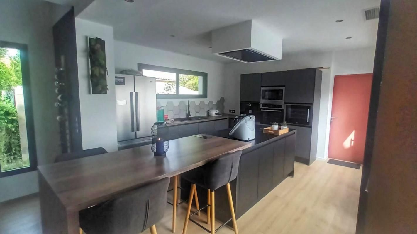 PLAISSAN Villa Plaissan 130 m2 2