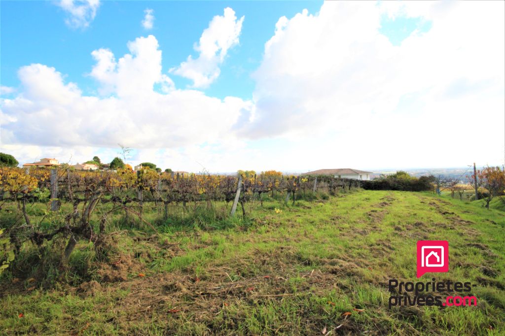 Terrain à bâtir de 1066 m2 entièrement viabilisé, au centre de Le Pian sur Garonne