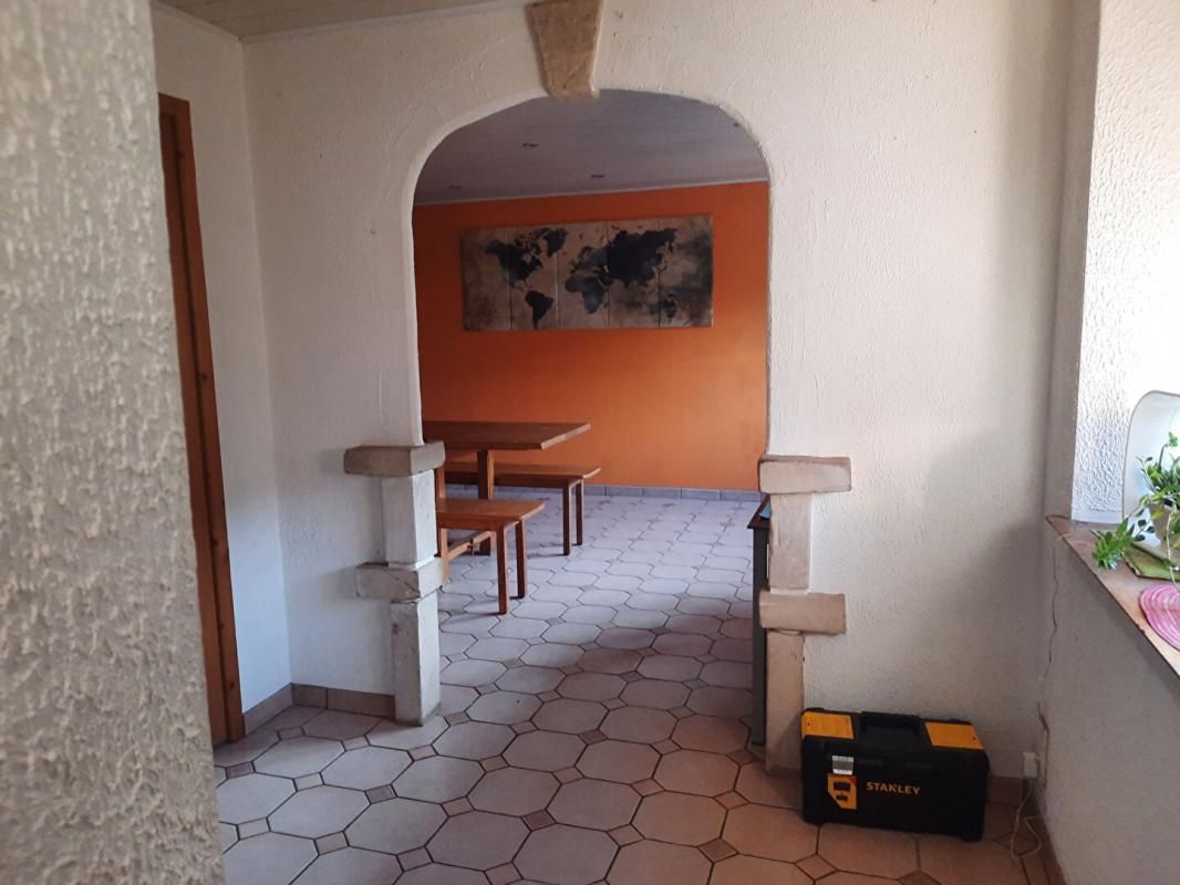 VIOMENIL Vends Maison Viomenil 7 pièce(s) 195 m2 4