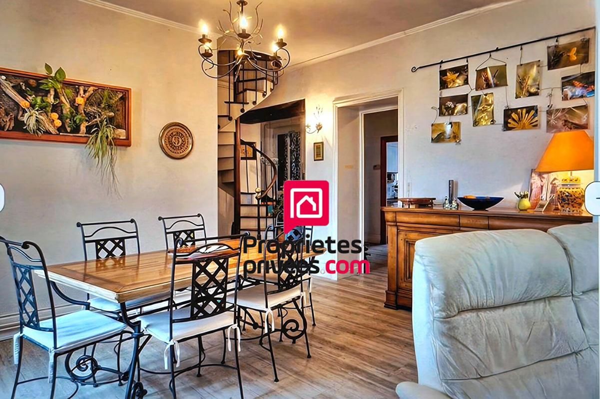 ROANNE Appartement  6 pièce(s) 137 m2 2