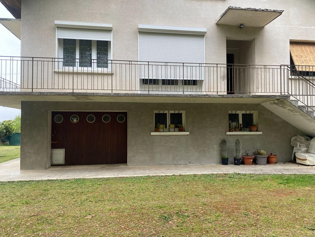 Maison individuelle plein coeur de Saint Amour d'une surface de 113 m2 avec terrain de 1'167m2