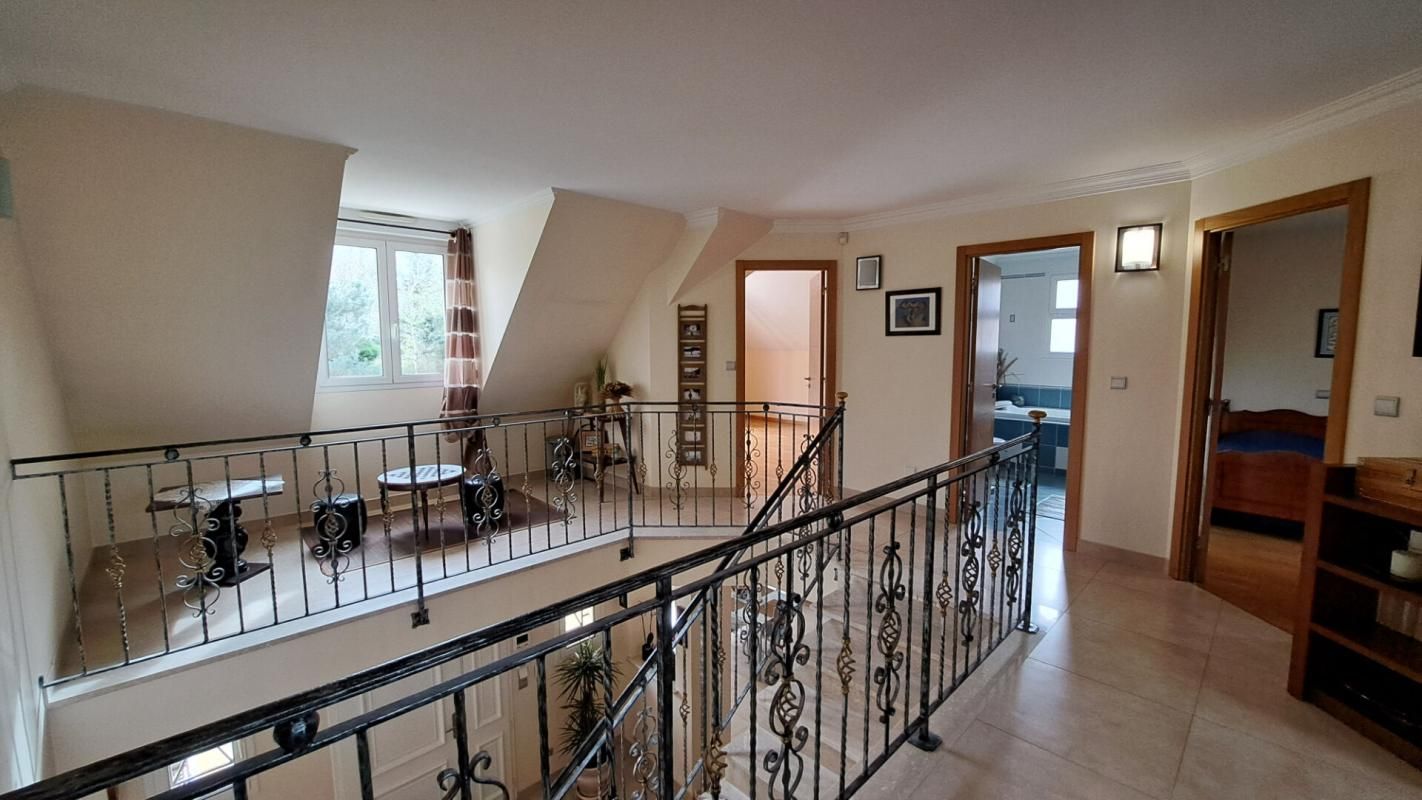 LIMOURS Maison Limours 194m² 4