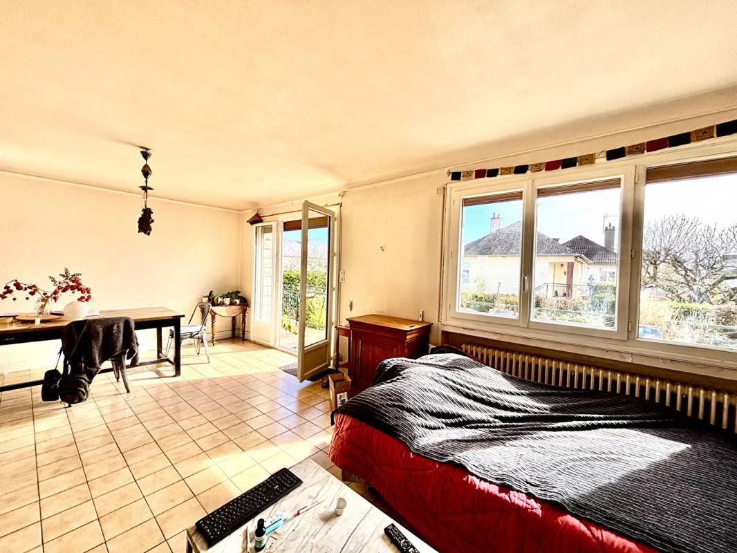 LA CHAUSSEE-SAINT-VICTOR Maison 5 pièce(s) 140 m2 3