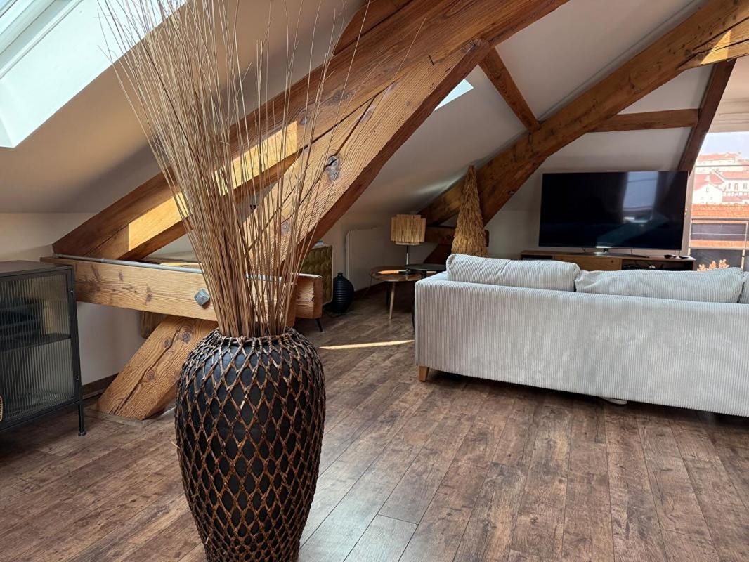 BELLEGARDE-SUR-VALSERINE LOFT d'Exception en Hypercentre de Valserhône ? Vente interactive, visitez et faite une offre 4