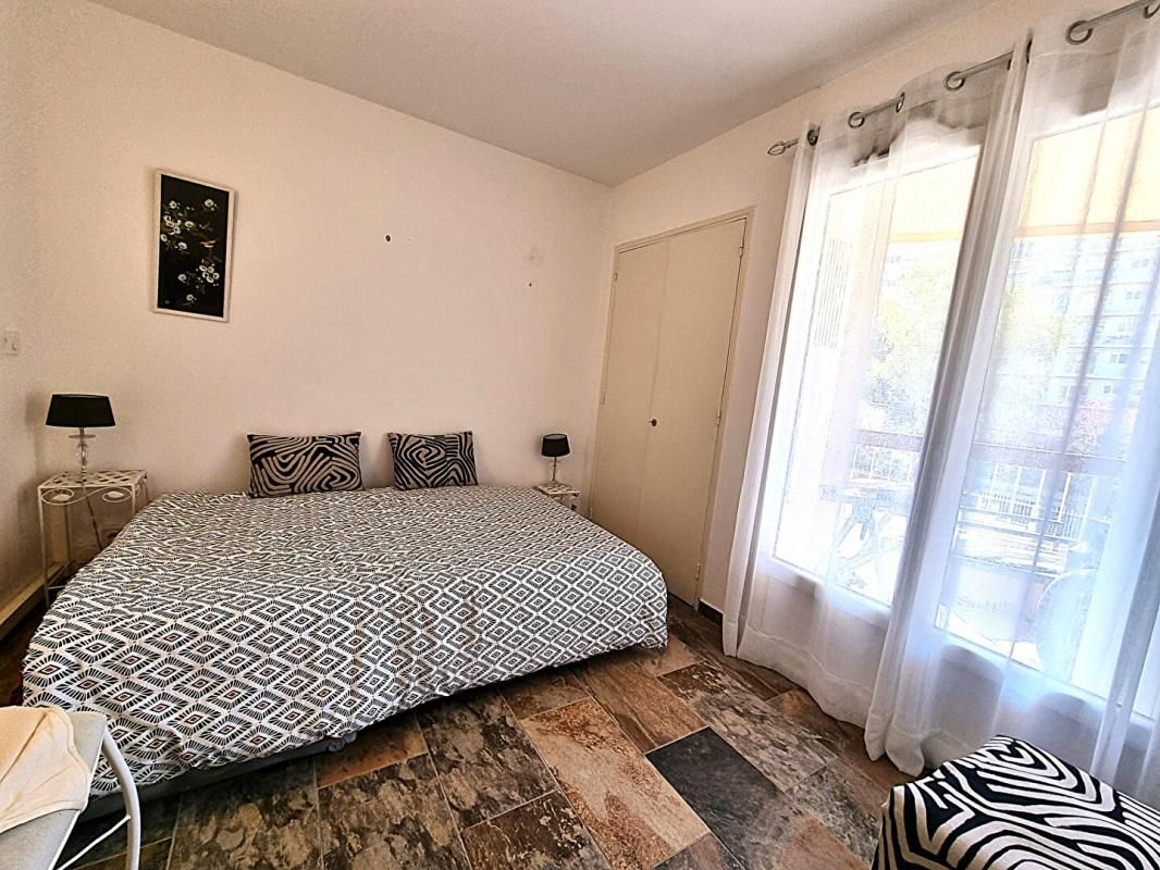 TOULON Appartement  3 pièce(s) 64 m2 avec balcons 2