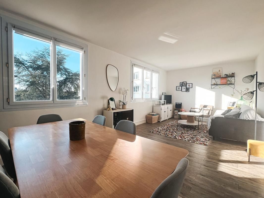 APPARTEMENT 3 PIÈCES AVEC PARKING ET CAVE - NANTES ZOLA PROCÉ