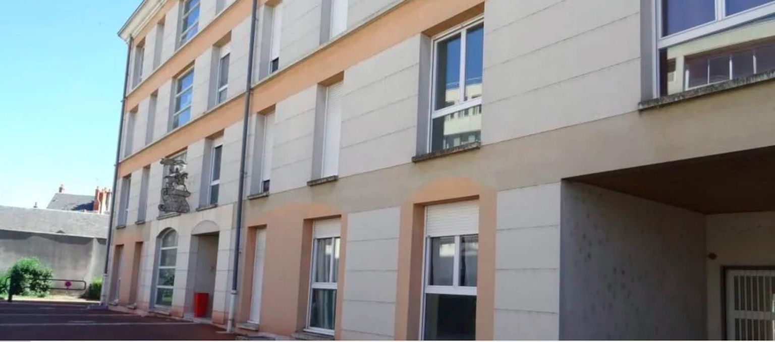 Appartement centre d'Orleans, 2 pièces 34 m2, place parking