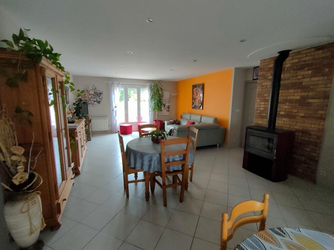 MORTAGNE-SUR-SEVRE Maison Mortagne sur Sèvre 5 pièces109 m2 2