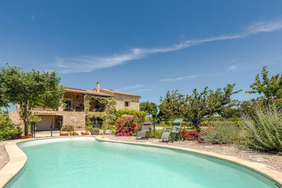 Demeure en pierre 280 m² avec gîte, piscine - Orgnac-l'Aven, entre Ardèche & Cèze