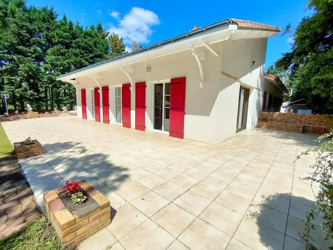 SAINT-MARTIN-DES-TILLEULS Maison Saint Martin des Tilleuls 6 pièces 192 m2 3