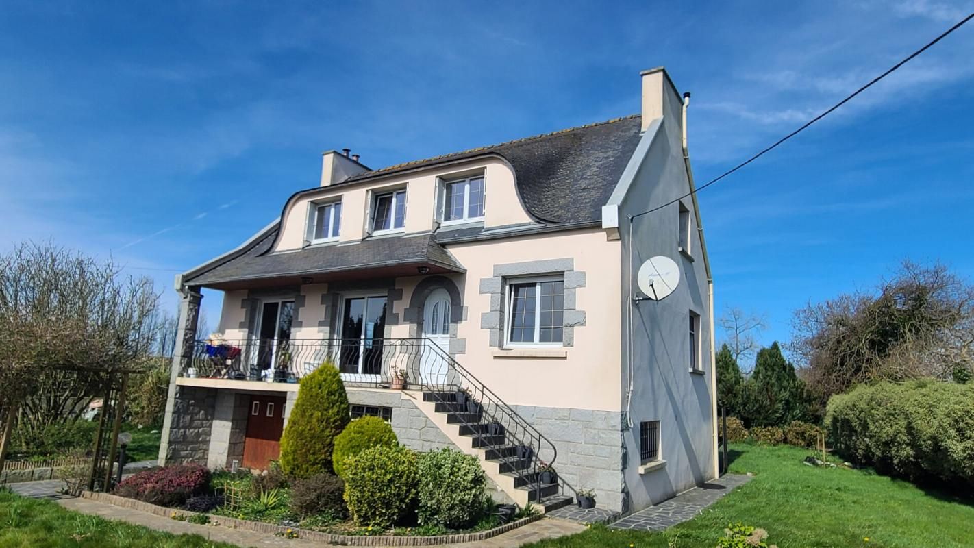 PLOUEZOC'H Maison Plouézoc'h 6 pièce(s) 136 m2 2