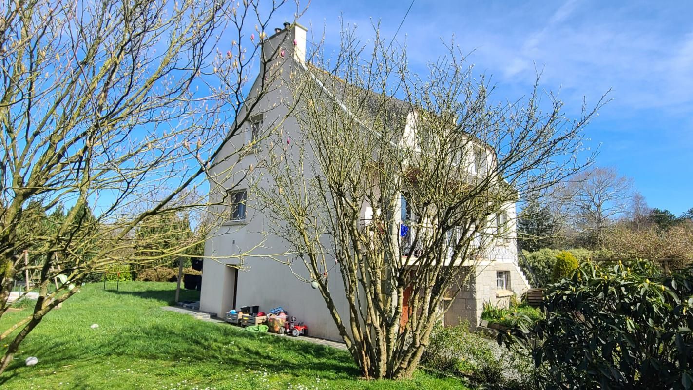 PLOUEZOC'H Maison Plouézoc'h 6 pièce(s) 136 m2 3