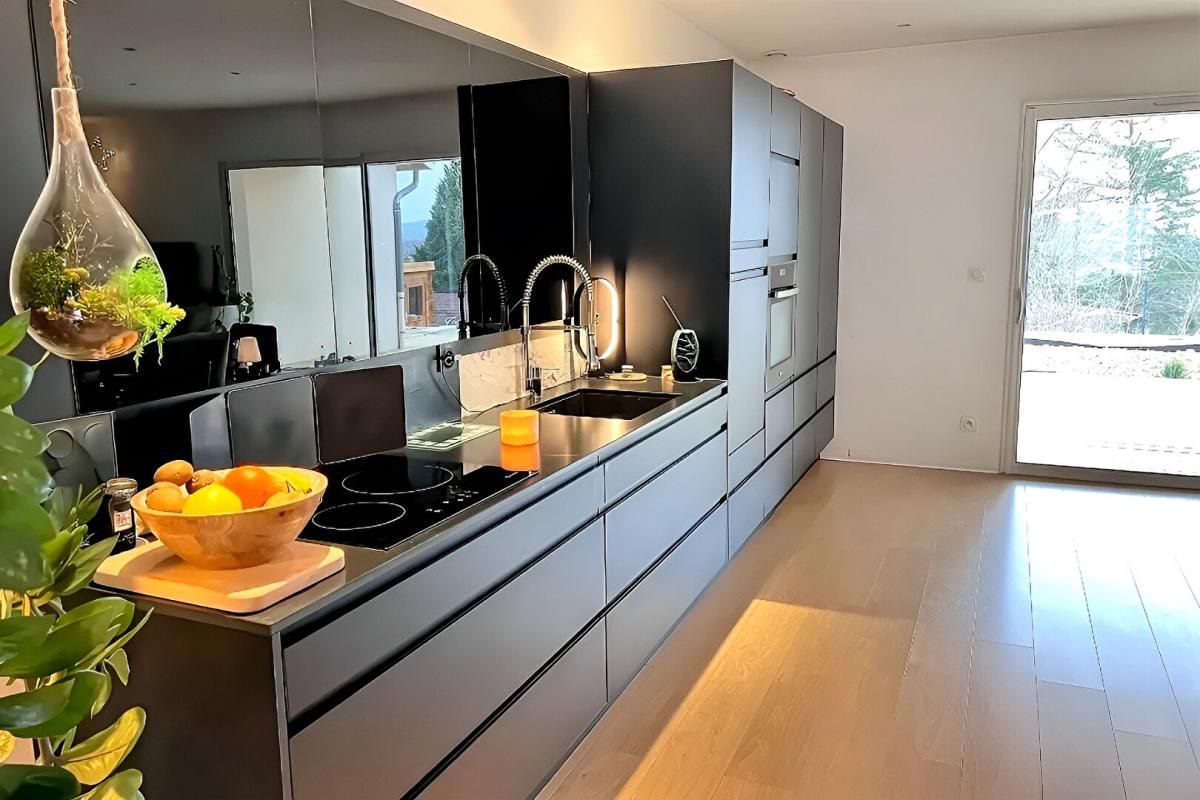 FLEURIEUX-SUR-L'ARBRESLE SOUS OFFRE !!     FLEURIEUX SUR  L'ARBRESLE. Maison 111 m2 avec piscine et terrasses 4