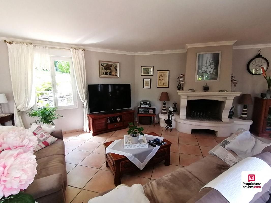 MAGNY-EN-VEXIN (95420) MAGNY EN VEXIN (proche) - Maison familliale T 7, 162,45 m2, 4 chambres, sous-sol total, parc paysager 4