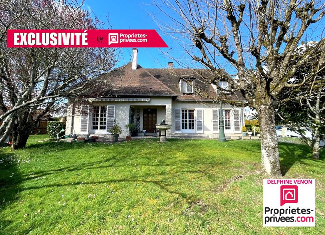 Exclusivité - Maison de 215 m² avec 5 chambres dont 3 en rdc dans un quartier prisé proche Loire à Chateauneuf Sur Loire