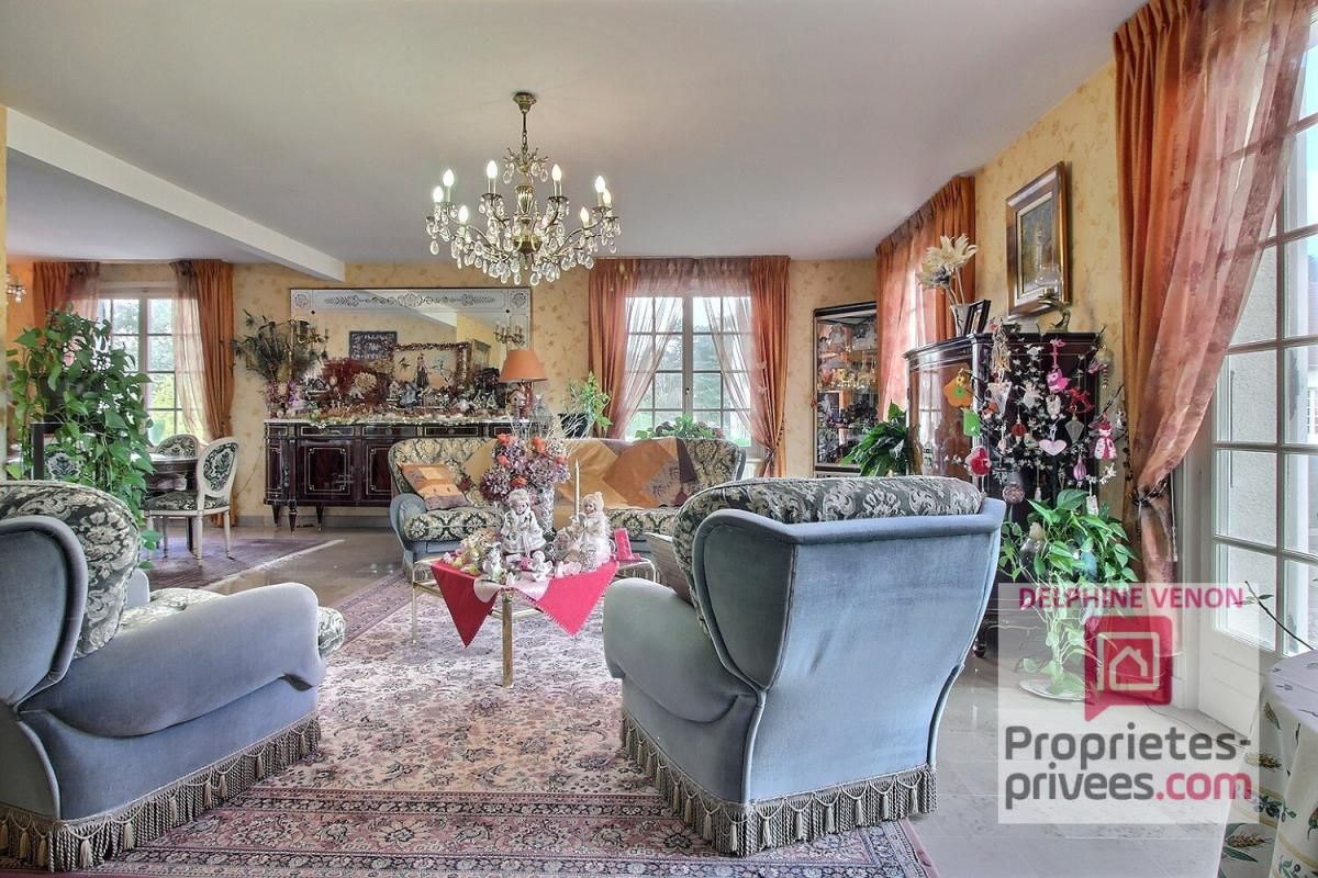 CHATEAUNEUF-SUR-LOIRE Exclusivité - Maison  de 215 m²  avec 5 chambres dont 3 en rdc dans un quartier prisé proche Loire à Chateauneuf Sur Loire 2
