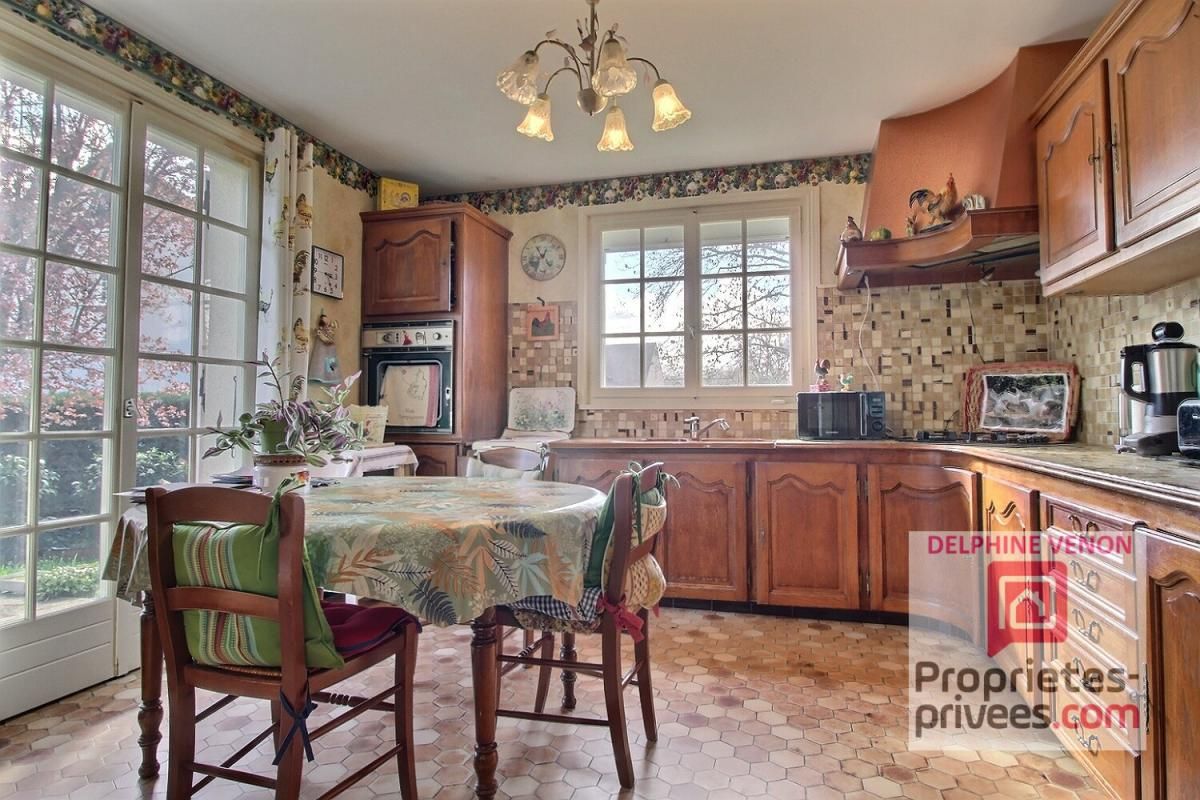 CHATEAUNEUF-SUR-LOIRE Exclusivité - Maison  de 215 m²  avec 5 chambres dont 3 en rdc dans un quartier prisé proche Loire à Chateauneuf Sur Loire 4