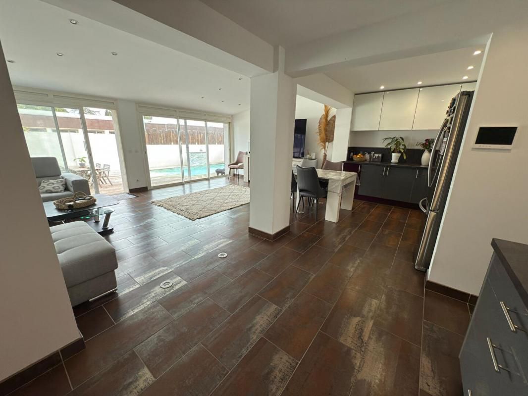 FRONTIGNAN Maison  5 Pièces et Maison Duplex 4 Pièces mitoyennes à Frontignan- Quartier des Terres Blanches 3