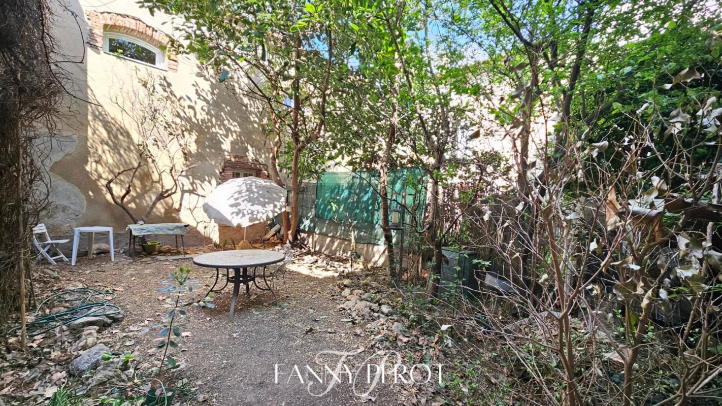SAINT-CYPRIEN Enorme potentiel pour cette maison de 270m² avec T2 et plateau à aménager 3