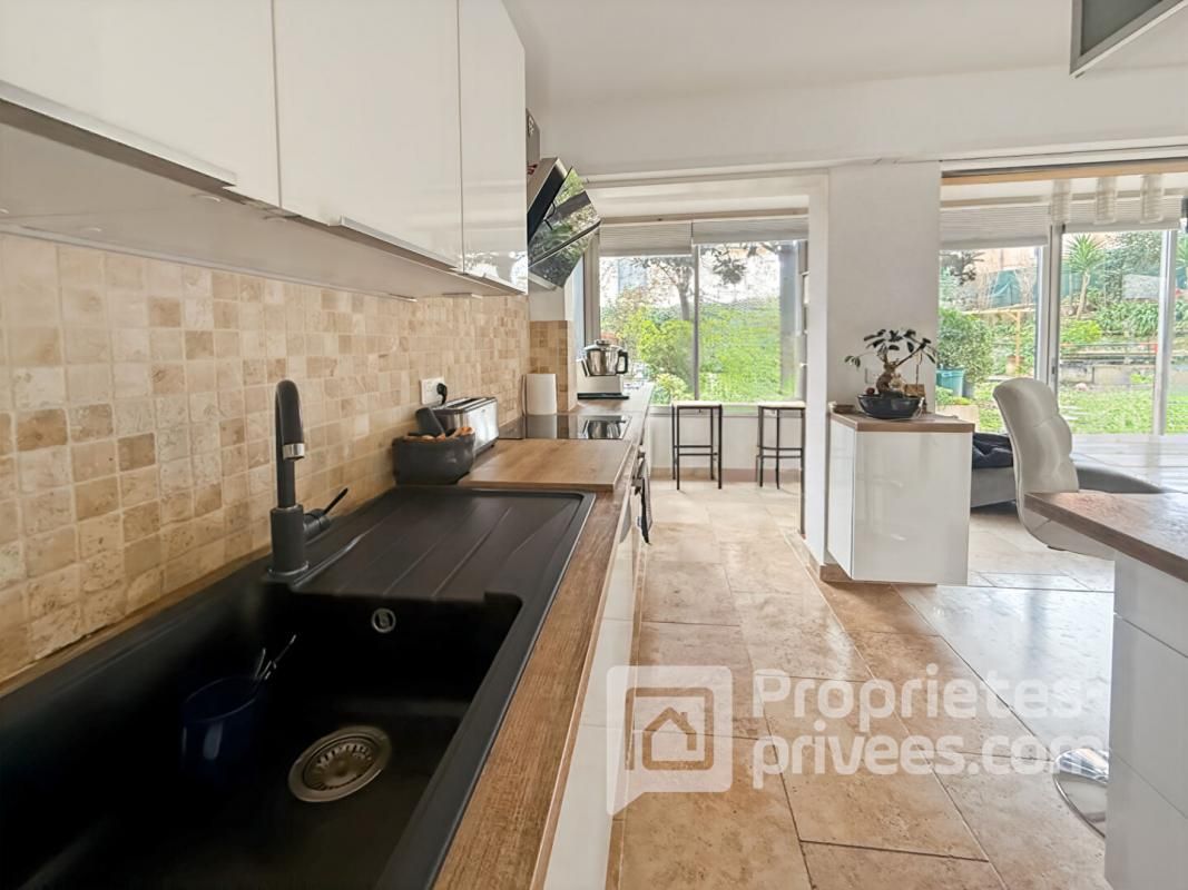 CAGNES-SUR-MER RARE ! Cagnes s/mer Centre ville : Appartement 125m² avec 700m² de jardin 2