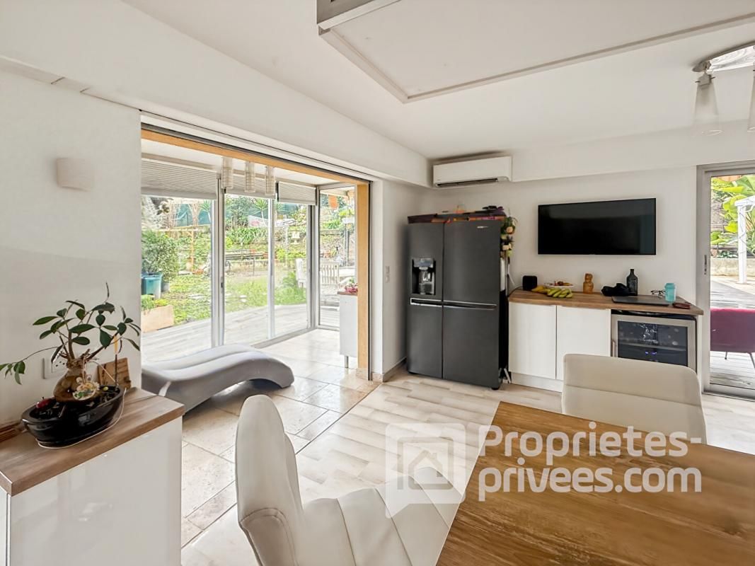 CAGNES-SUR-MER RARE ! Cagnes s/mer Centre ville : Appartement 125m² avec 700m² de jardin 3