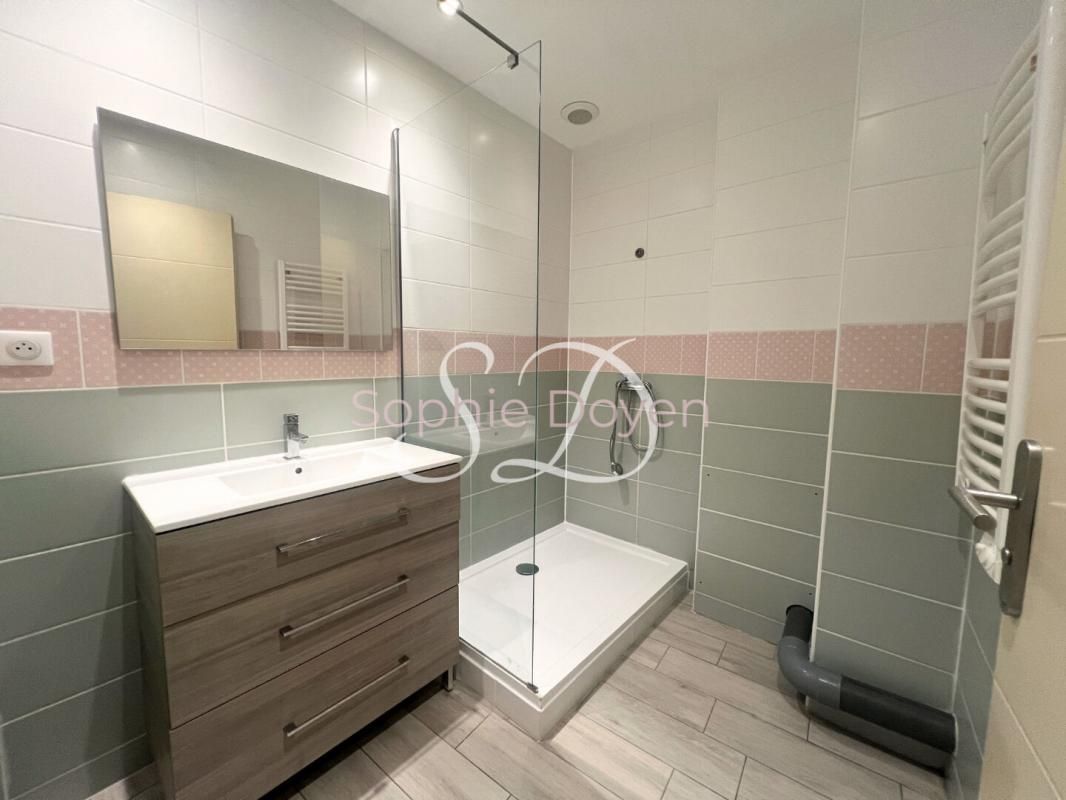 ARGELES-SUR-MER Appartement Argelès-sur-Mer 3 pièces - 62.11 m2 + veranda 10 m² 4