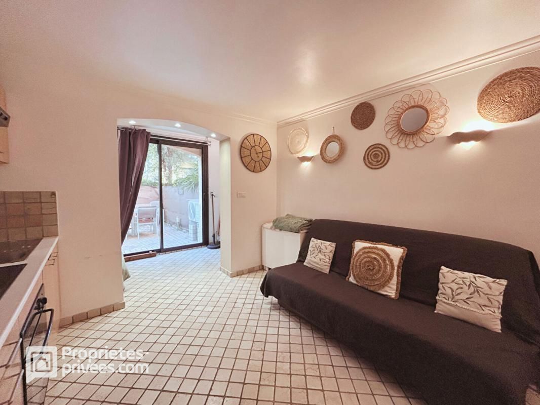 BORMES-LES-MIMOSAS Appartement 1 pièce 23 m² à Bormes Les Mimosas 2