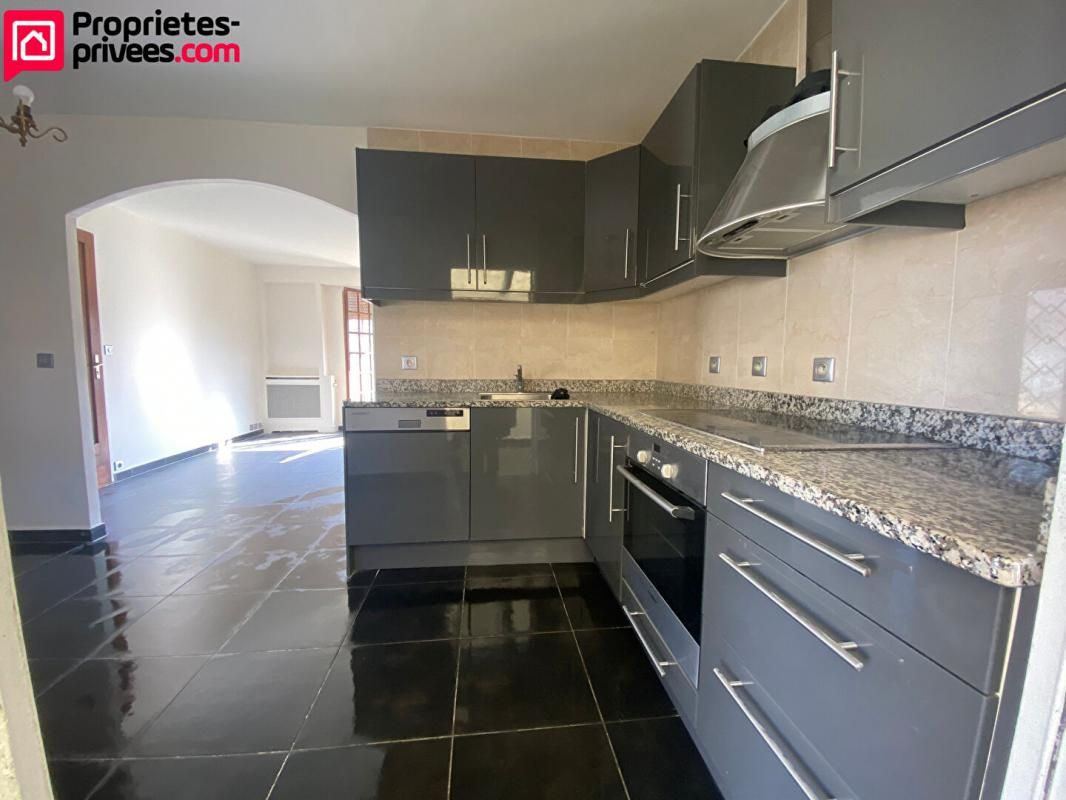 GARGES-LES-GONESSE Maison de plain-pied cinq pièces trois chambres 3