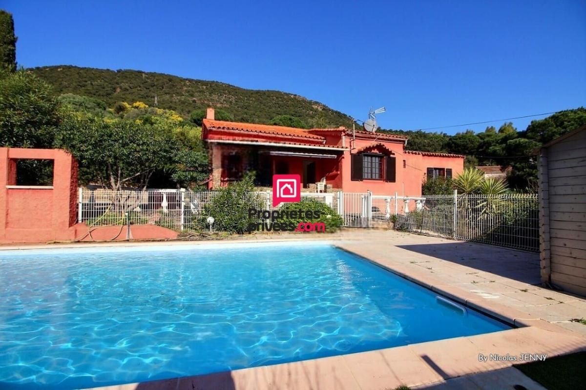 CAVALAIRE-SUR-MER Maison 5 pièces avec piscine - Cavalaire-sur-Mer - 110 m² - 659 000 Euros - 2