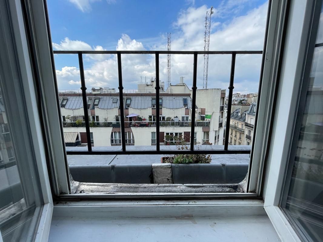 PARIS-16E-ARRONDISSEMENT Paris 16ème -IDEAL POUR UNE PREMIERE ACQUISITION, UN PIED-A-TERRE OU UN INVESTISSEMENT LOCATIF 2