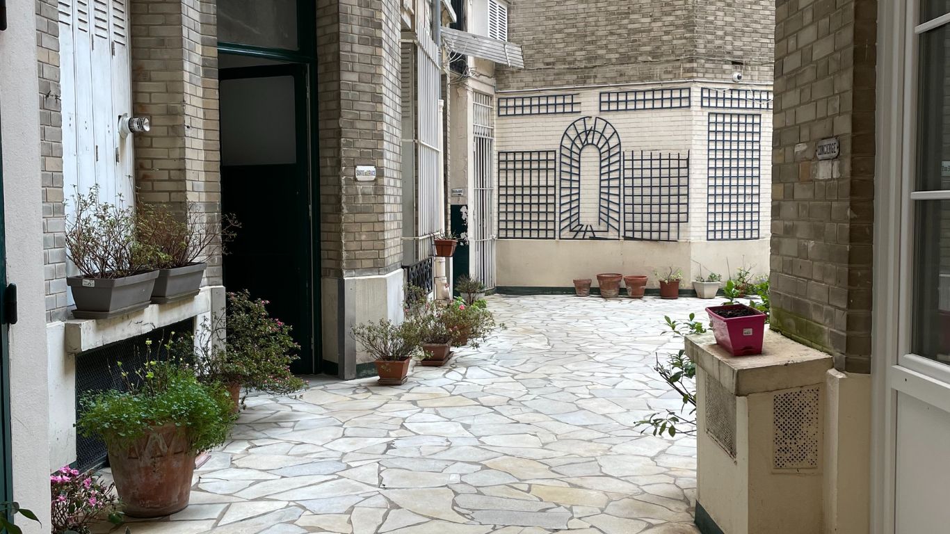 PARIS-16E-ARRONDISSEMENT Paris 16ème -IDEAL POUR UNE PREMIERE ACQUISITION, UN PIED-A-TERRE OU UN INVESTISSEMENT LOCATIF 3
