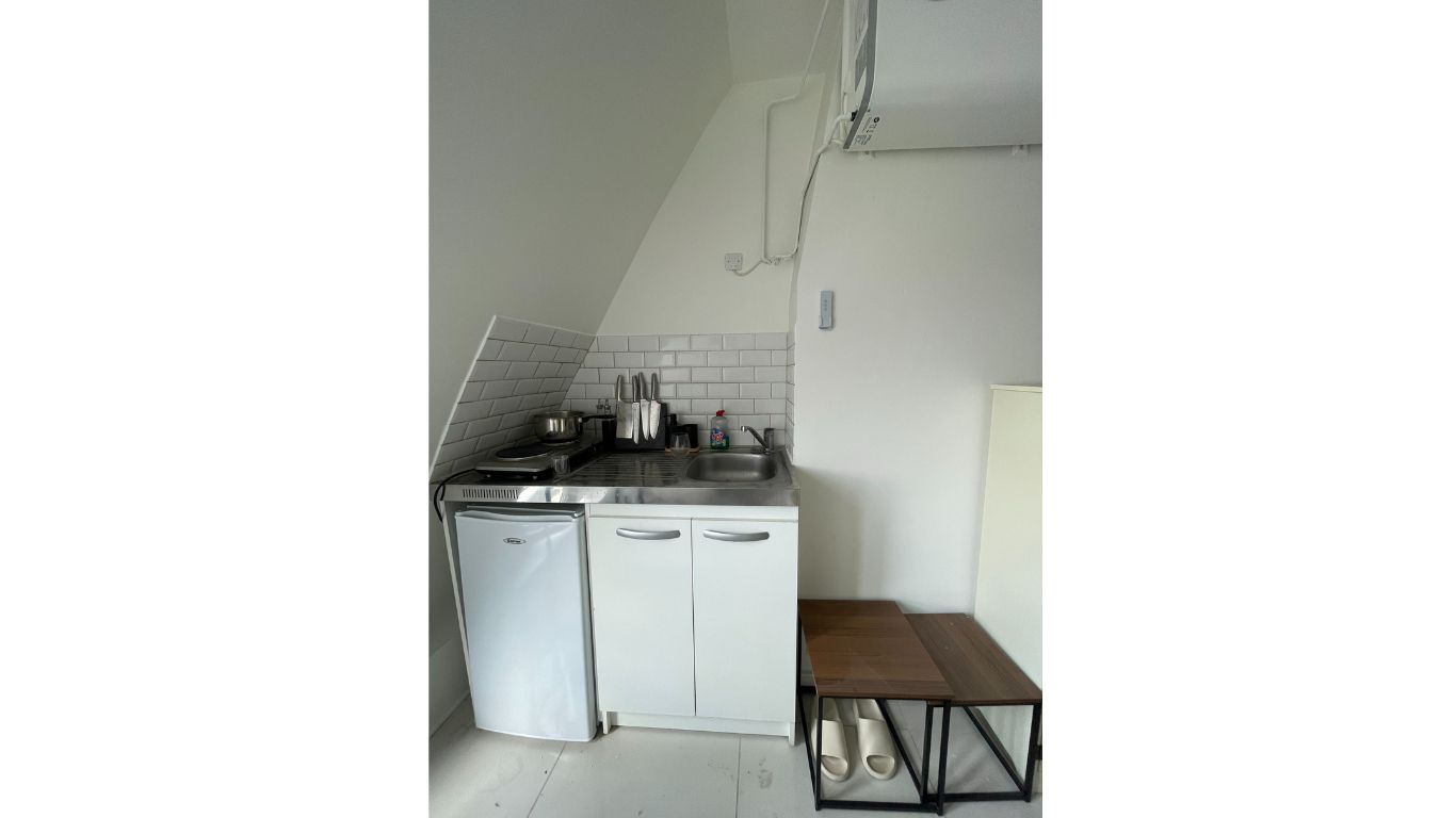 PARIS-16E-ARRONDISSEMENT Paris 16ème -IDEAL POUR UNE PREMIERE ACQUISITION, UN PIED-A-TERRE OU UN INVESTISSEMENT LOCATIF 4