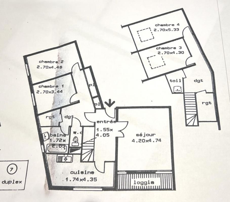 NEUVILLE-SUR-SAONE NEUVILLE SUR SAONE. Appartement duplex 114m2, 5 pièces en dernier étage 2