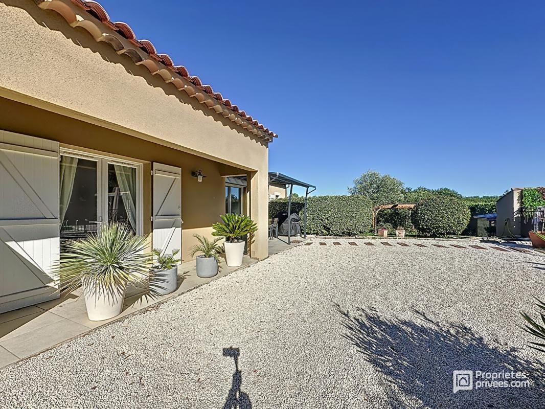 LA VERDIERE Maison de plain pied avec piscine 4 chambres 125 m2 2