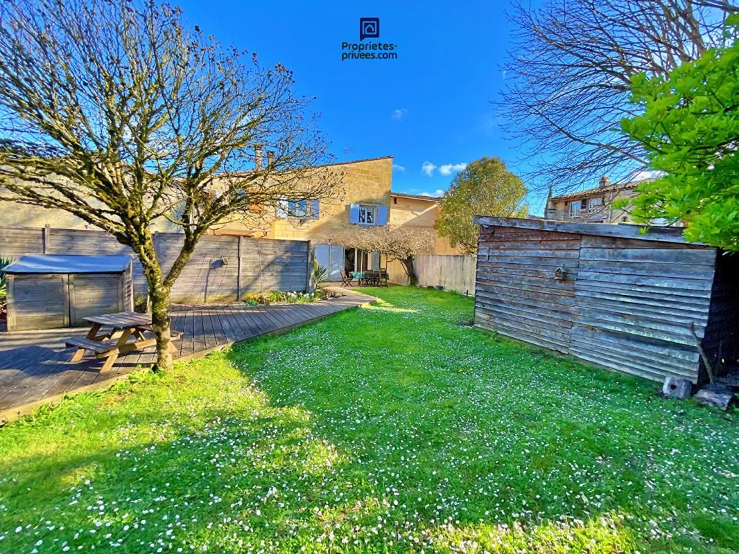 LESTIAC-SUR-GARONNE Maison Pierre Lestiac Sur Garonne 7 pièce(s) 143 m2 jardin 2