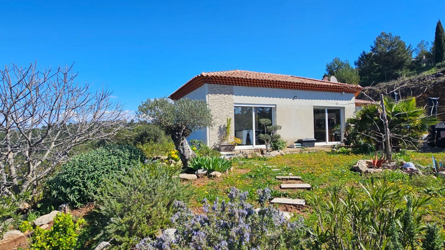 Villa contemporaine avec vue