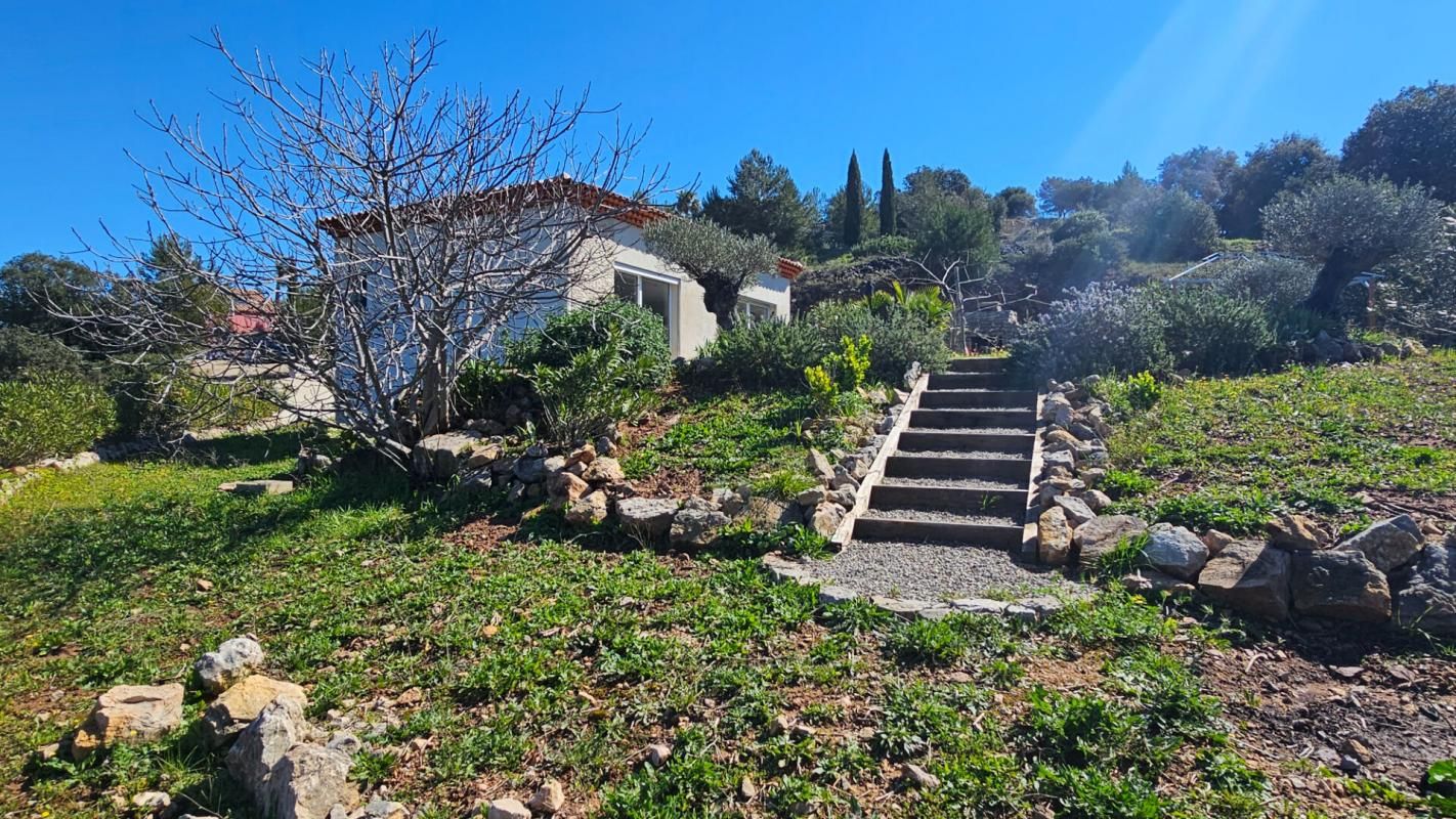 VIDAUBAN Villa contemporaine avec vue 3