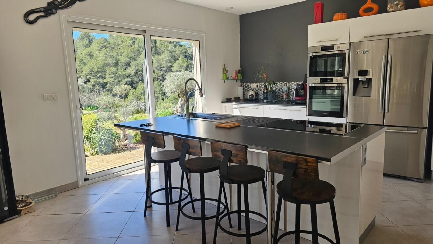 VIDAUBAN Villa contemporaine avec vue 4