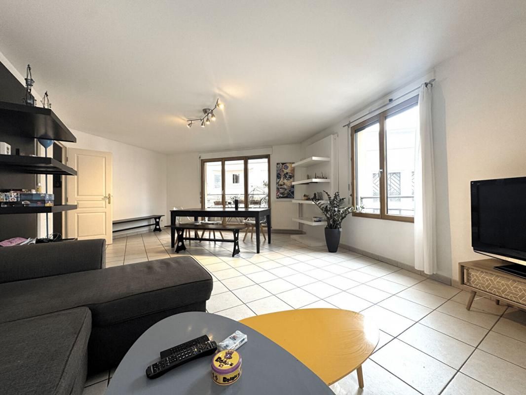 Appartement Lyon 4 pièces 102 m2 balcon et Terrasse + cave