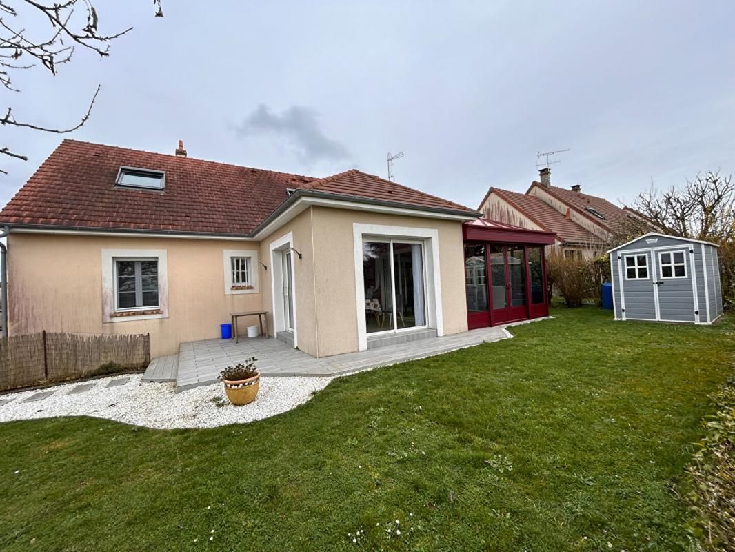 CHERRE Maison  9 pièce(s) 188 m2 2