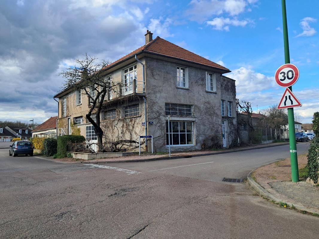 Maison  6 pièce(s) 177 m2
